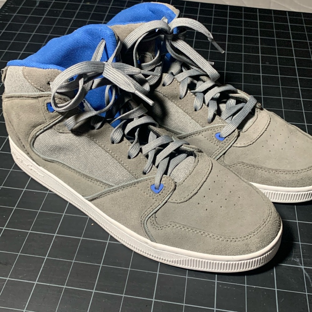 Men’s Maui and Sons grey suede high tops, size 10.5
